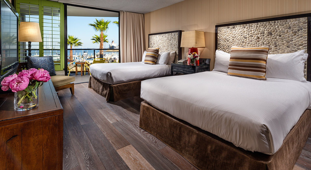 Water View - 2 Queen with Balcony